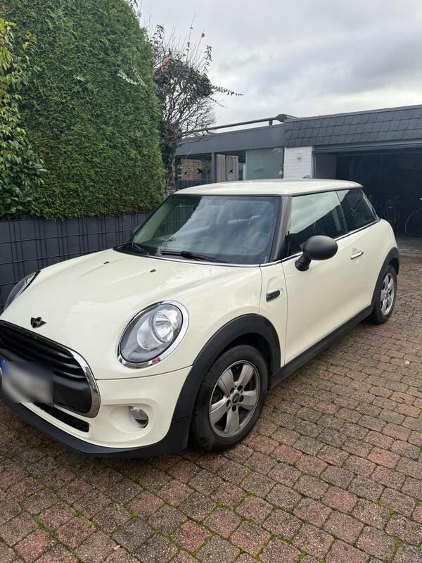 Beige Gebraucht 2018 Mini ONE Kleinwagen | 8.250 € - Bild 1/4