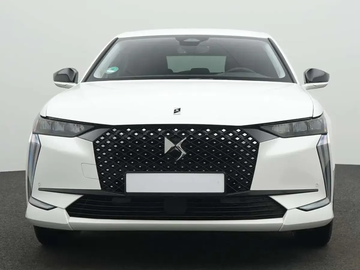 Gebraucht DS Automobiles DS4 131 PS (96 kW) 2025 Perlmutt weiß Limousine
