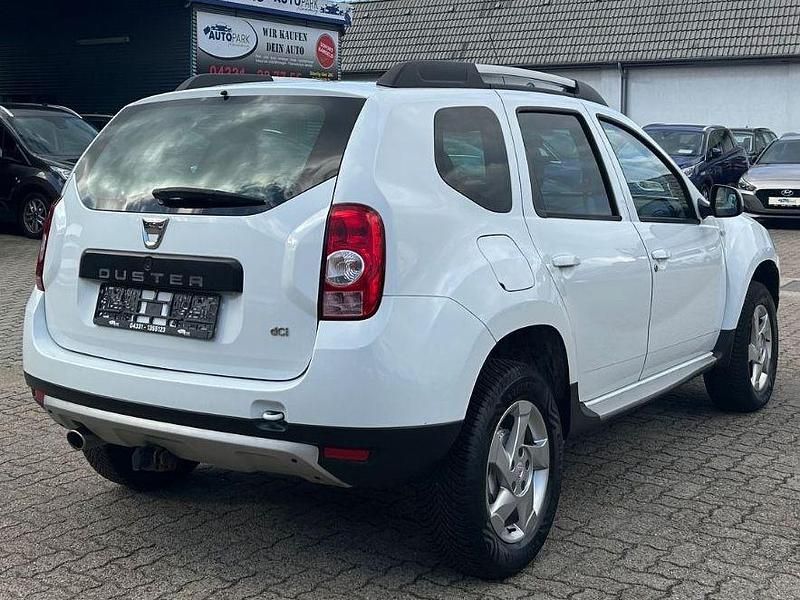 Używany Dacia Duster Prestige 107 KM (78 kW) 2012 Biały SUV