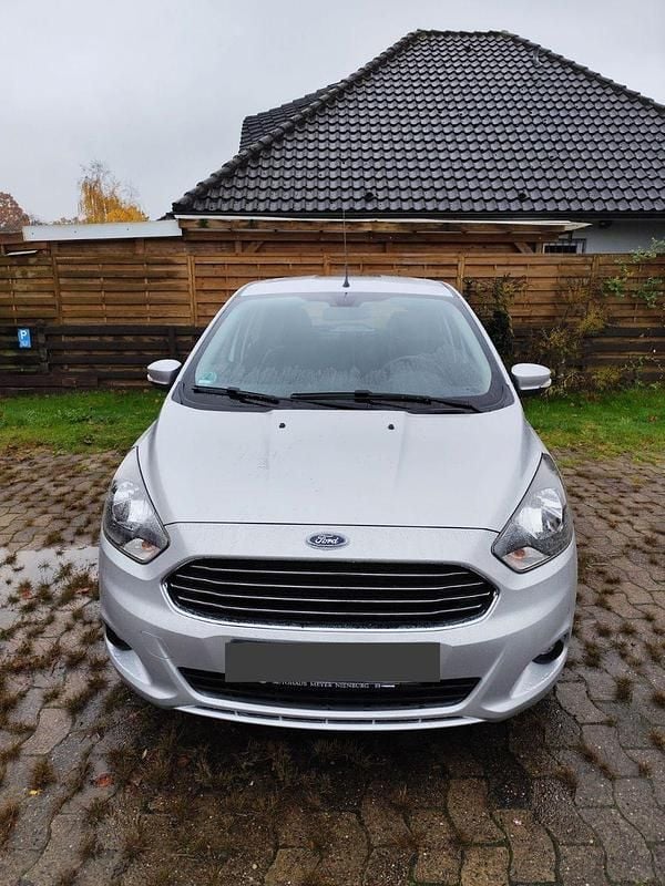 Silber Gebraucht 2016 Ford Ka Cool & Sound Edition Kleinwagen | 8.500 € (Fairer Preis) - Bild 1/4