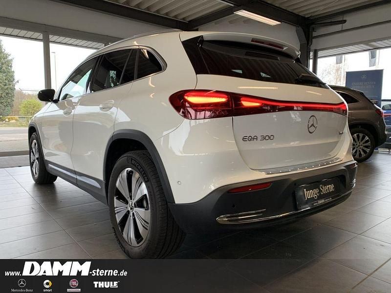 Gebraucht Mercedes EQA300 Progressive 167 kW (228 PS) 2024 Polarweiß SUV