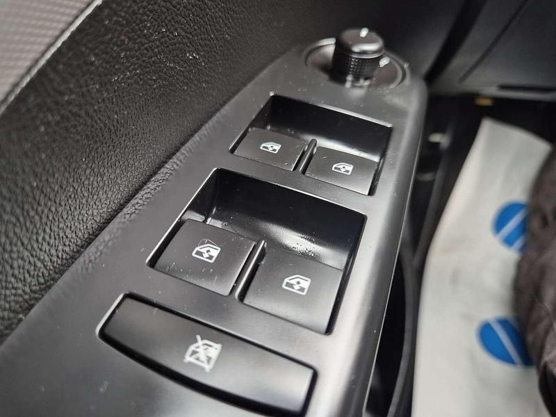 Gebraucht Chevrolet Aveo LT 101 PS (74 kW) 2013 Blau Limousine