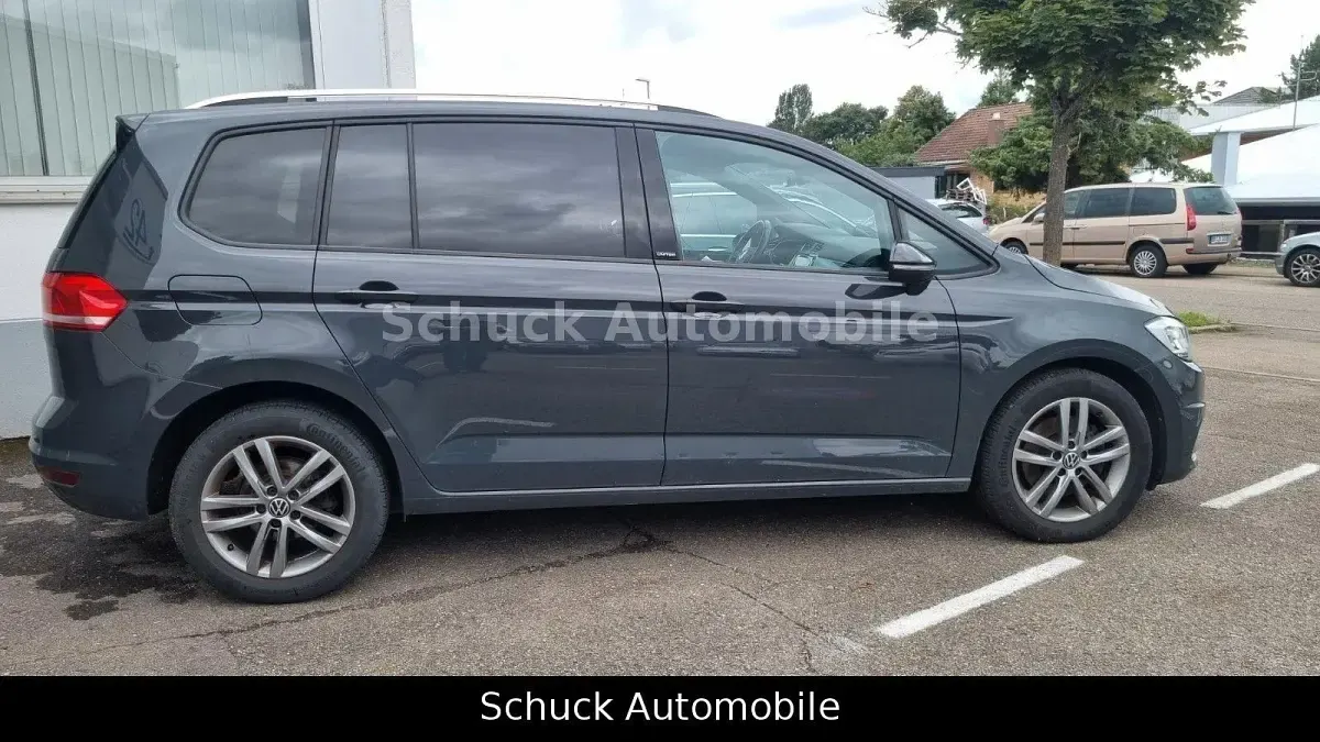 Gebraucht VW Touran United 150 PS (110 kW) 2021 Grau Van / Kleinbus