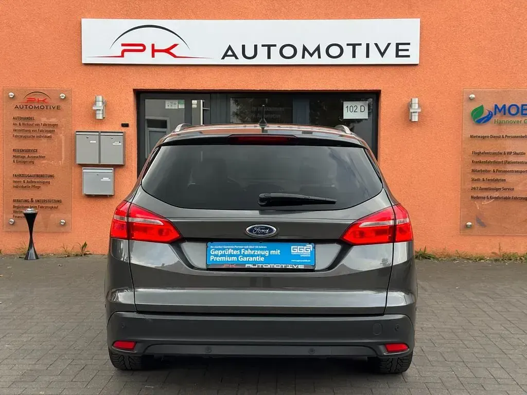 Używany Ford Focus Titanium 125 KM (91 kW) 2015 Szary Sedan/Limuzyna