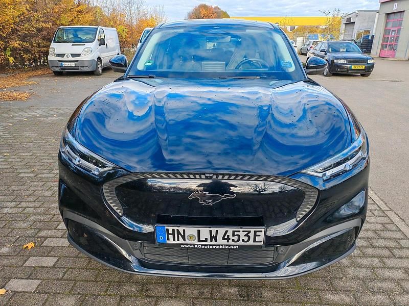 Schwarz Gebraucht 2021 Ford Mustang Mach-E SUV | 25.500 € (Superpreis) - Bild 1/4