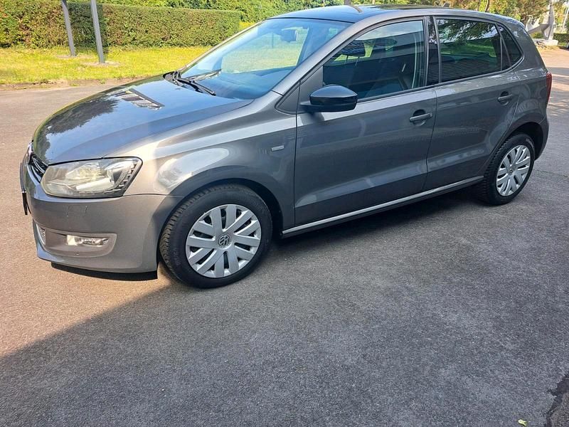 Grau Gebraucht 2012 VW Polo Kleinwagen | 8.950 € (Etwas zu teuer) - Bild 1/4