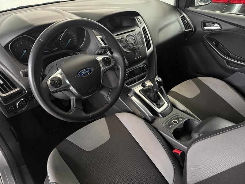 Gebraucht Ford Focus 101 PS (74 kW) 2012 Silber Kombi