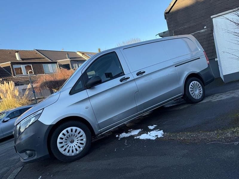Grau Gebraucht 2016 Mercedes Vito Van | 17.500 € (Superpreis) - Bild 1/4