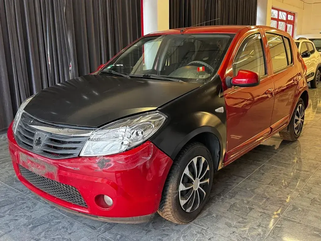 Gebraucht Dacia Sandero Lauréate 75 PS (55 kW) 2011 Rot Limousine
