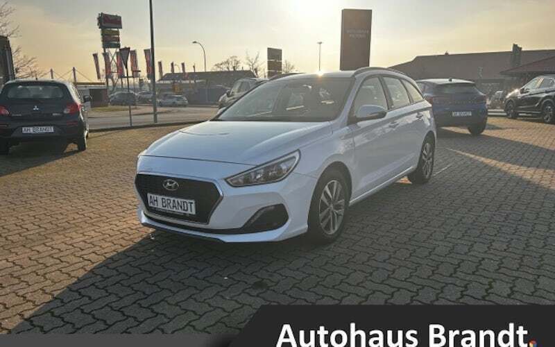 Weiß Gebraucht 2020 Hyundai i30 Trend Kombi | 16.999 € (Superpreis) - Bild 1/4