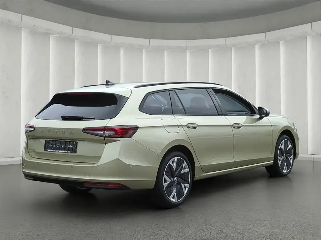 Używany Skoda Superb Selection 150 KM (110 kW) 2024 Beżowy Kombi