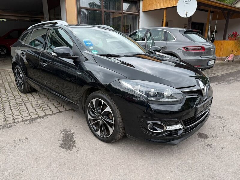 Schwarz Gebraucht 2016 Renault Mégane III Bose Edition Limousine | 6.490 € (Fairer Preis) - Bild 1/4