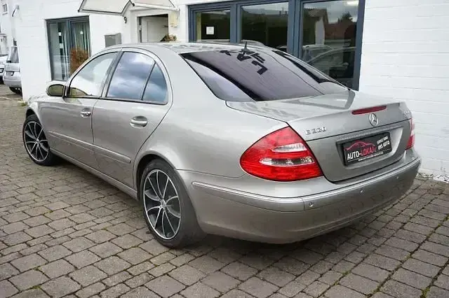 Gebraucht Mercedes E320 Elegance 224 PS (164 kW) 2003 Grau Limousine