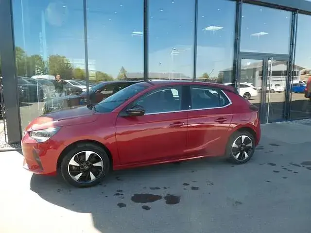 Usata Opel Corsa-e Elegance 100 kW (136 CV) 2022 Rosso Utilitaria