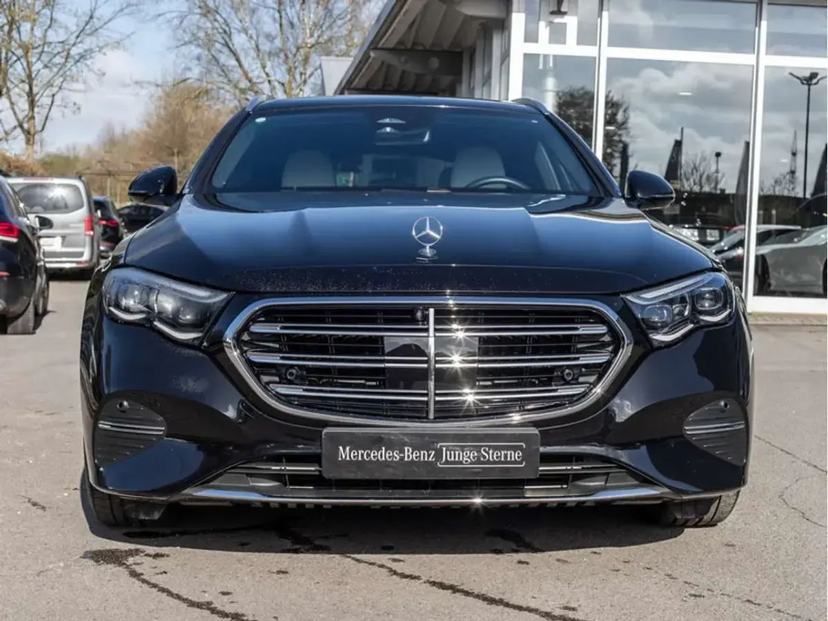 Used Mercedes E300 Exclusive 313 HP (230 kW) 2025 Black Estate