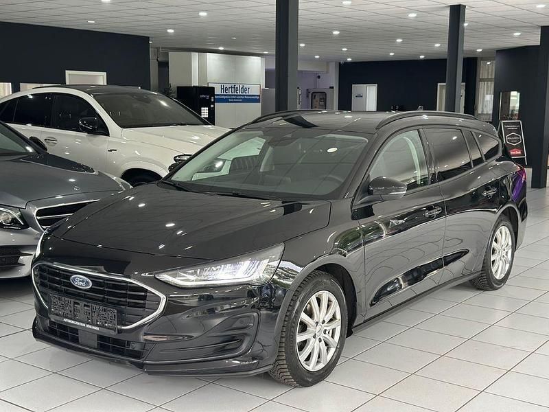 Schwarz Gebraucht 2022 Ford Focus Limousine | 13.990 € (Guter Preis) - Bild 1/4