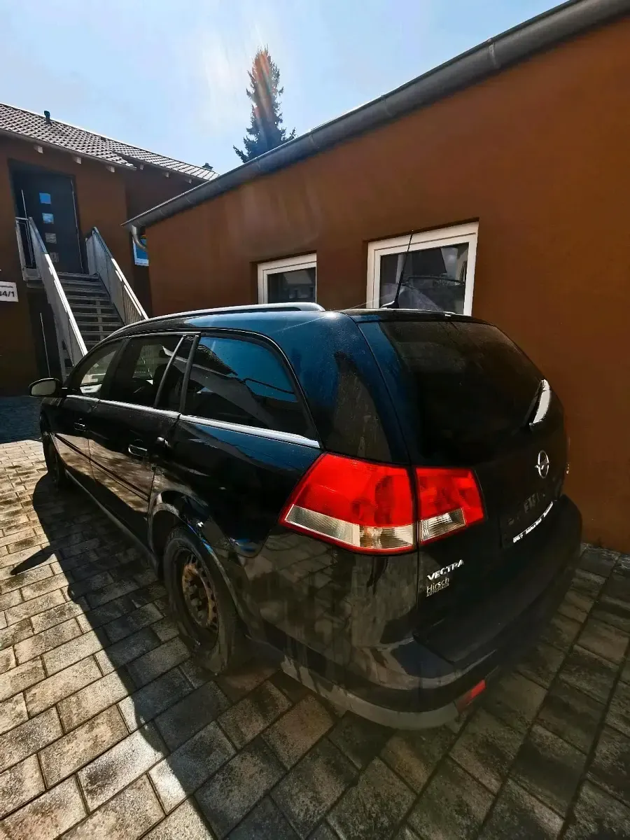 Usata Opel Vectra 150 CV (110 kW) 2007 Nero Station wagon