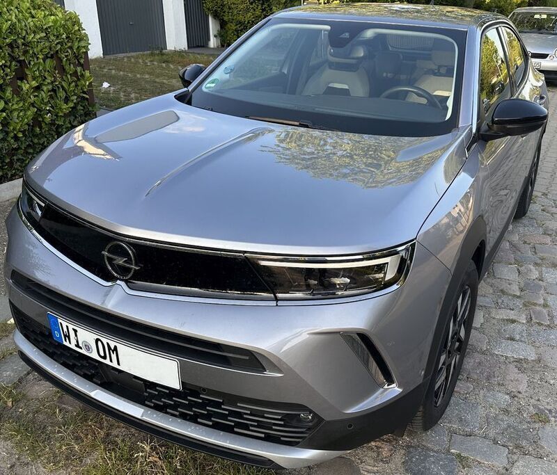 Grau Gebraucht 2023 Opel Mokka Elegance SUV | 19.900 € (Guter Preis) - Bild 1/4