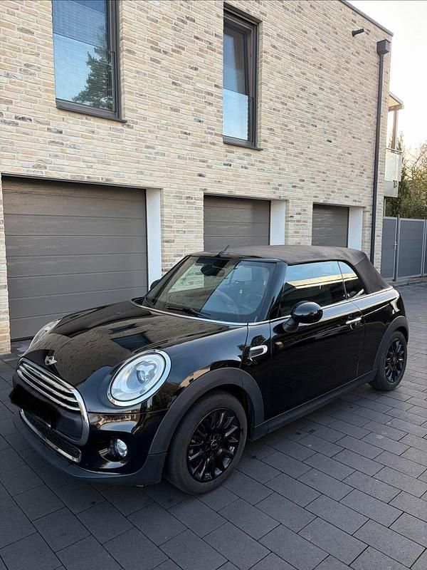 Käytetty Mini One Cabriolet 102 HP (75 kW) 2017 Musta Avoauto
