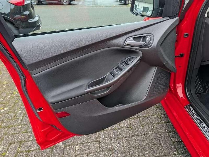 Gebraucht Ford Focus Sport 182 PS (133 kW) 2017 Other Limousine