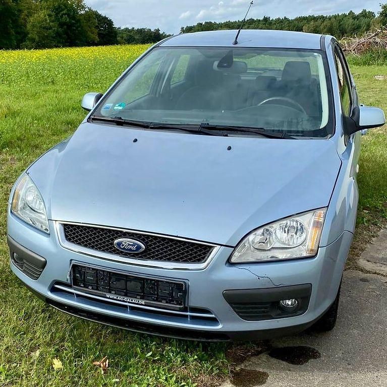 Silber Gebraucht 2006 Ford Focus Ghia Limousine | 1.999 € (Guter Preis) - Bild 1/4