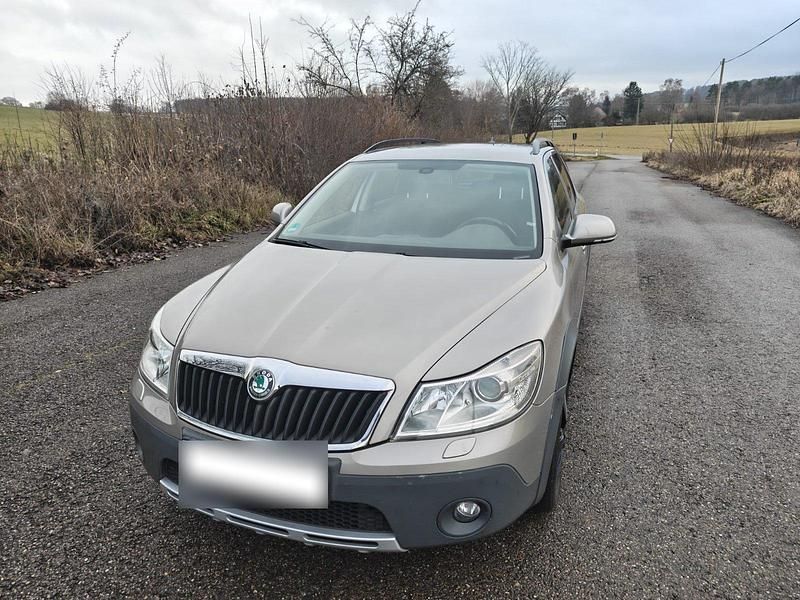 Gebraucht Skoda Octavia Scout 140 PS (102 kW) 2013 Kombi