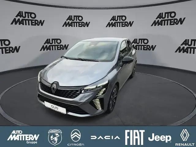 Grau Gebraucht 2024 Renault Clio V Techno Limousine | 20.490 € (Teuer) - Bild 1/4