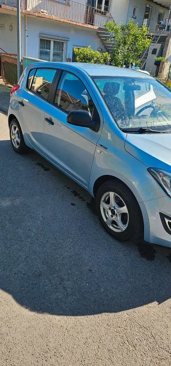 Gebraucht Hyundai i20 Trend 86 PS (63 kW) 2013 Blau Kleinwagen