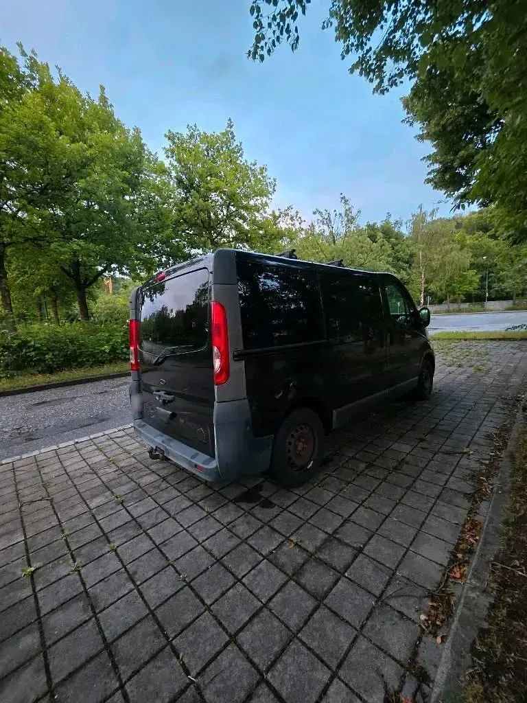 Gebraucht Opel Vivaro 115 PS (84 kW) 2007 Schwarz Van / Kleinbus