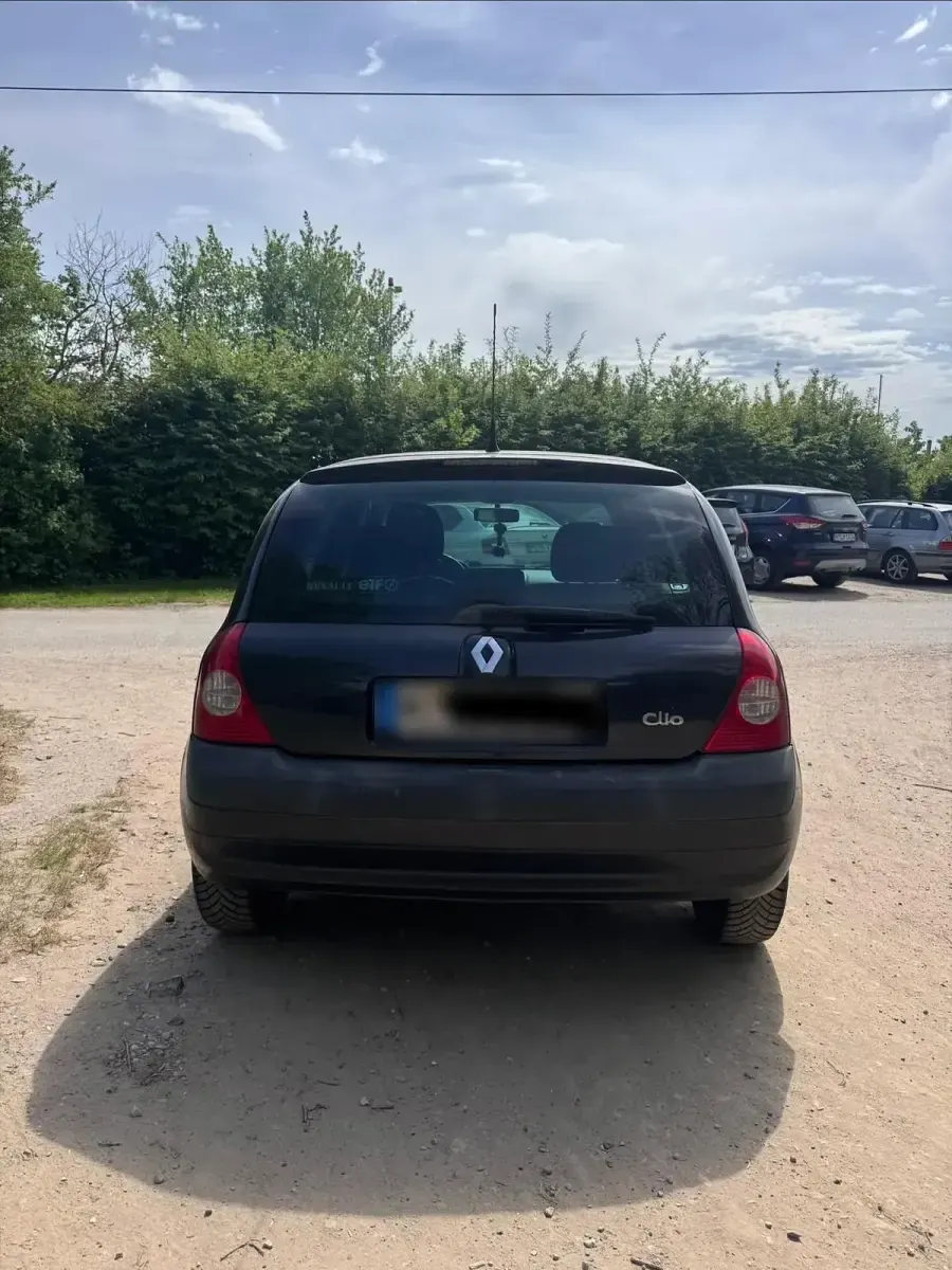 Brugt Renault Clio II 75 HK (55 kW) 2003 Sort Hatchback