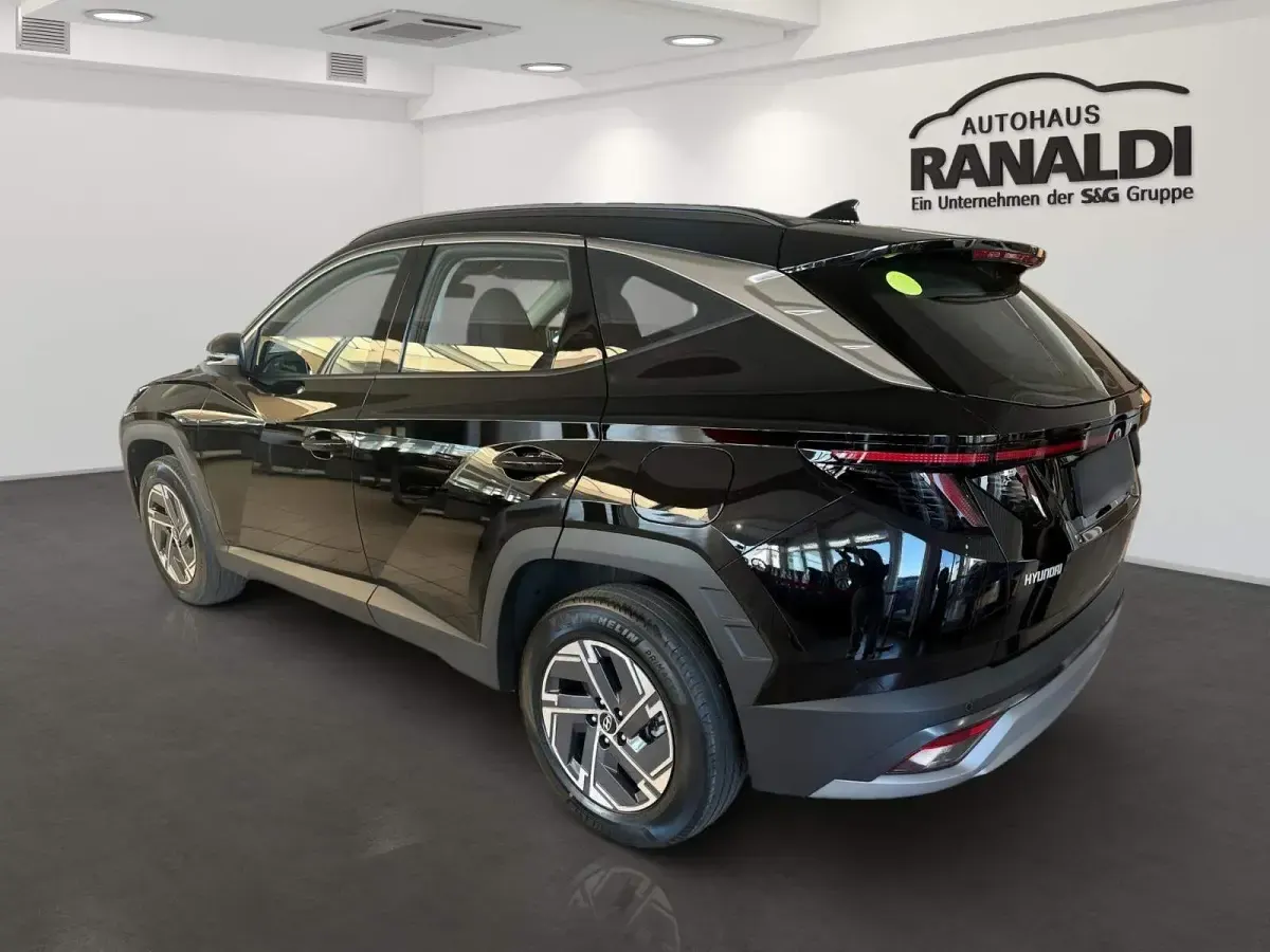 Używany Hyundai Tucson Select 239 KM (175 kW) 2025 Czarny SUV