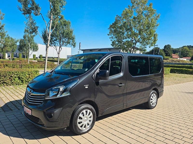 Schwarz Gebraucht 2019 Opel Vivaro Van | 15.800 € (Teuer) - Bild 1/4