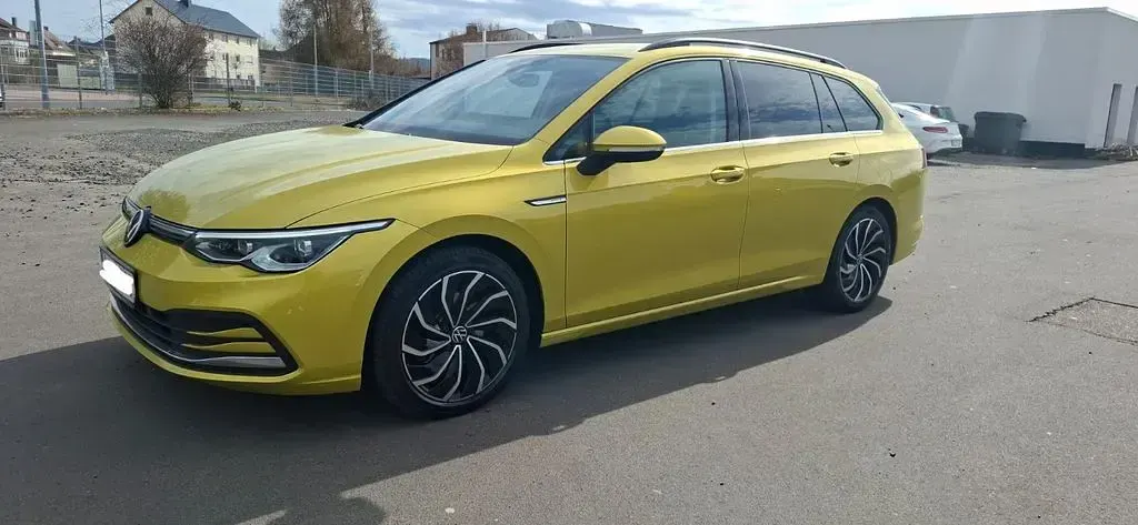 Gebraucht VW Golf VIII Style 150 PS (110 kW) 2022 Gelb Kombi