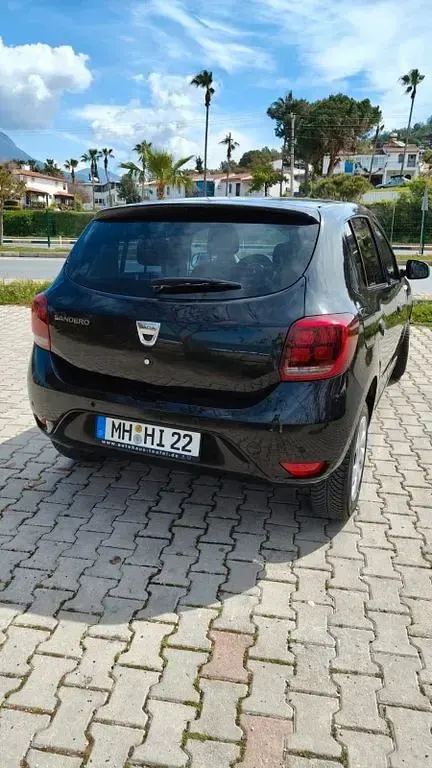 Gebraucht Dacia Sandero Acces 73 PS (53 kW) 2018 Schwarz Limousine