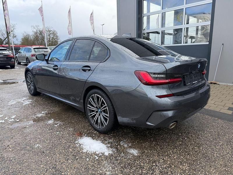 Gebraucht BMW 330e M Sport 184 PS (135 kW) 2021 Grau Limousine