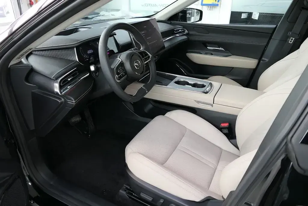 Neu Mazda 6e Takumi-Line 189 kW (258 PS) 2025 Blau Limousine