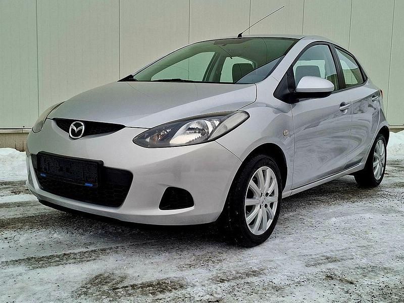 Silber Gebraucht 2008 Mazda 2 Limousine | 3.499 € (Fairer Preis) - Bild 1/4
