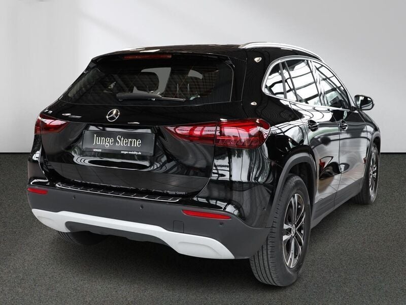 Gebraucht Mercedes GLA200 163 PS (119 kW) 2024 Schwarz SUV