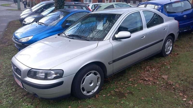 Gebraucht Volvo S60 140 PS (102 kW) 2001 Silber Limousine