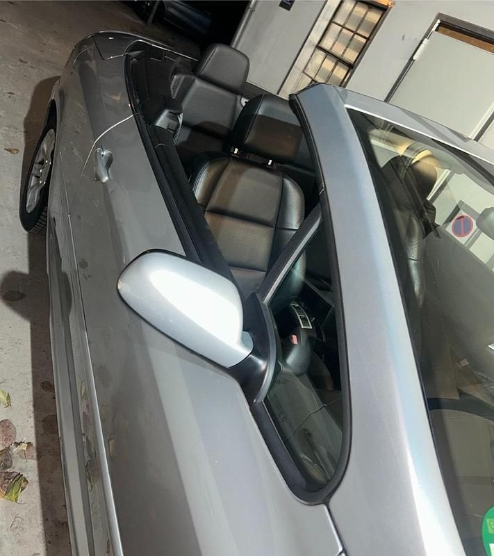 Grau Gebraucht 2006 Peugeot 307 CC Cabrio | 1.950 € (Fairer Preis) - Bild 1/4