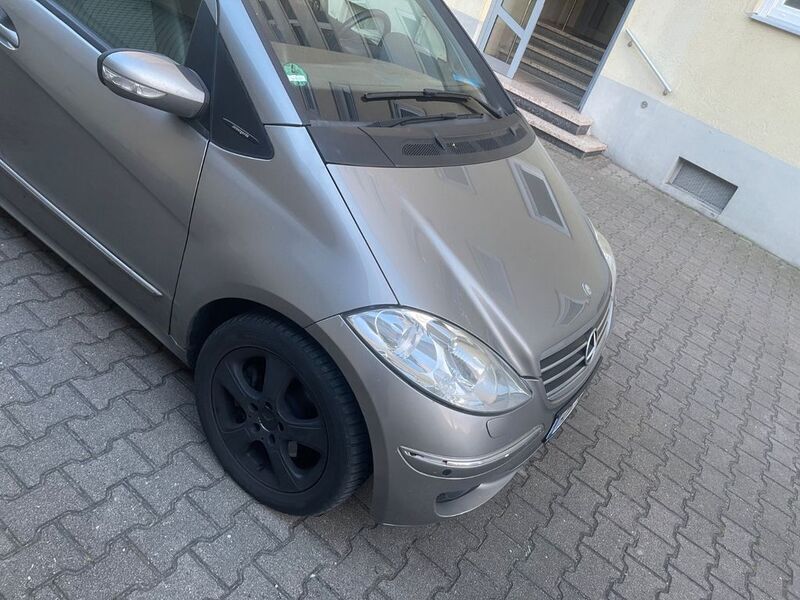 Grau Gebraucht 2006 Mercedes A200 Avantgarde Van / Kleinbus | 3.500 € - Bild 1/4