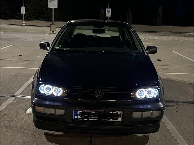 Schwarz Gebraucht 1993 VW Golf III GT Limousine | 2.300 € - Bild 1/4