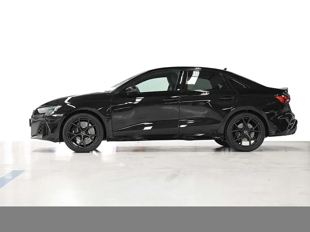 Neu Audi RS3 Sport 400 PS (294 kW) 2026 Mythosschwarz metallic Limousine