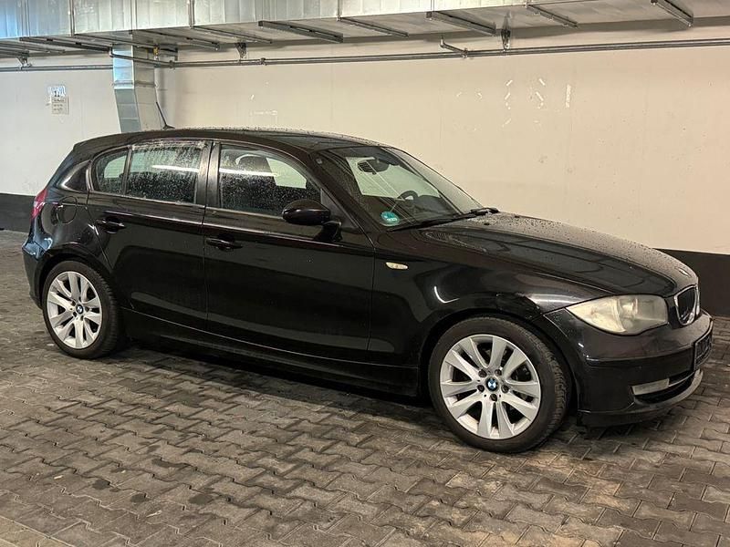 Gebraucht BMW 118 143 PS (105 kW) 2008 Schwarz Kleinwagen