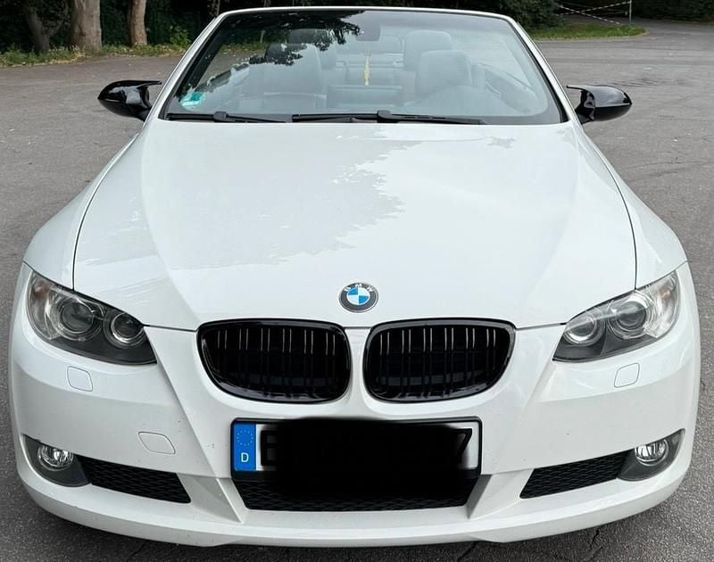 Weiß Gebraucht 2009 BMW 320 Cabriolet Cabrio | 8.000 € (Guter Preis) - Bild 1/4