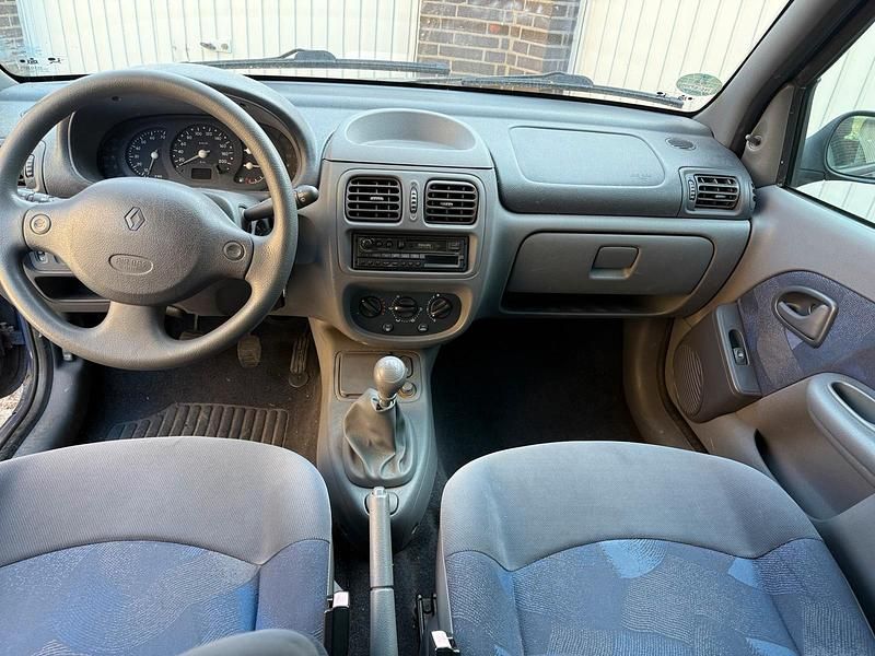 Brugt Renault Clio II 60 HK (44 kW) 1999 Blå Hatchback