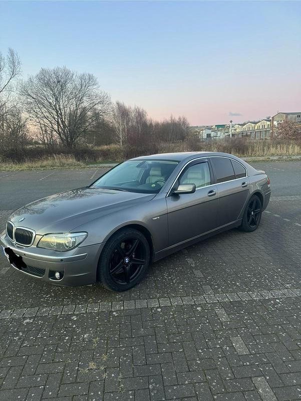 Gebraucht BMW 740 306 PS (225 kW) 2006 Grau Limousine