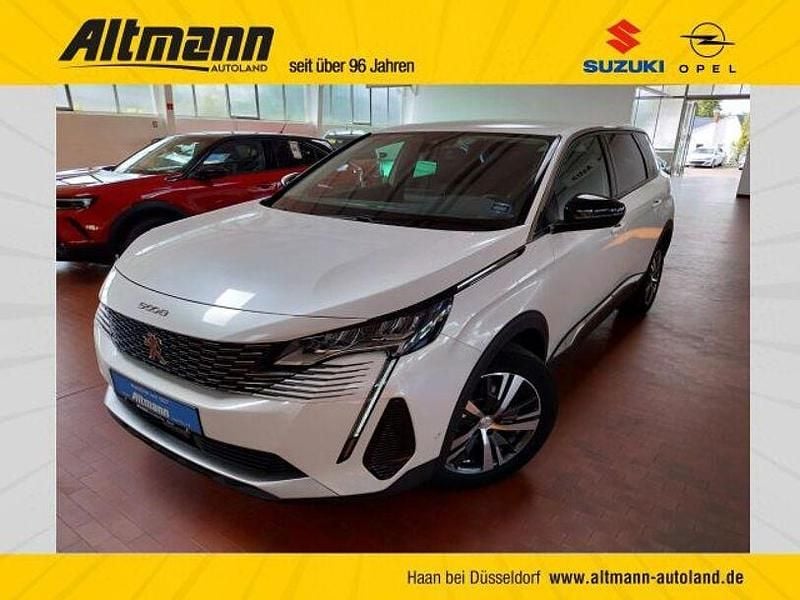 Lack weiss perlglänzend/metall Gebraucht 2022 Peugeot 5008 Allure Van / Kleinbus | 23.980 € (Guter Preis) - Bild 1/4