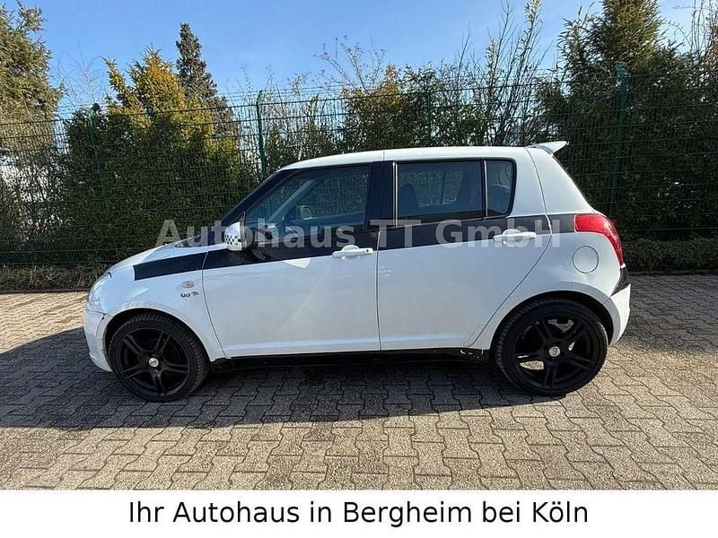 Gebraucht Suzuki Swift Club 92 PS (67 kW) 2010 Weiß Kleinwagen