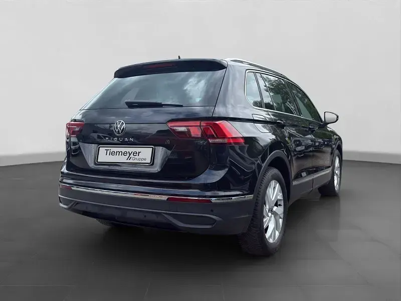 Second-hand VW Tiguan Move 122 CP (89 kW) 2023 Negru SUV